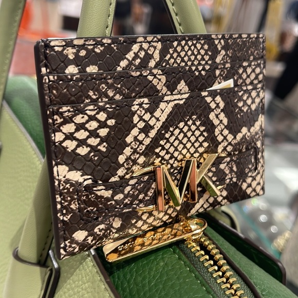 MICHAEL KORS
Reed Large Snakeskin Python Pattern Card Holder Case
NWT - Picture 2 of 16